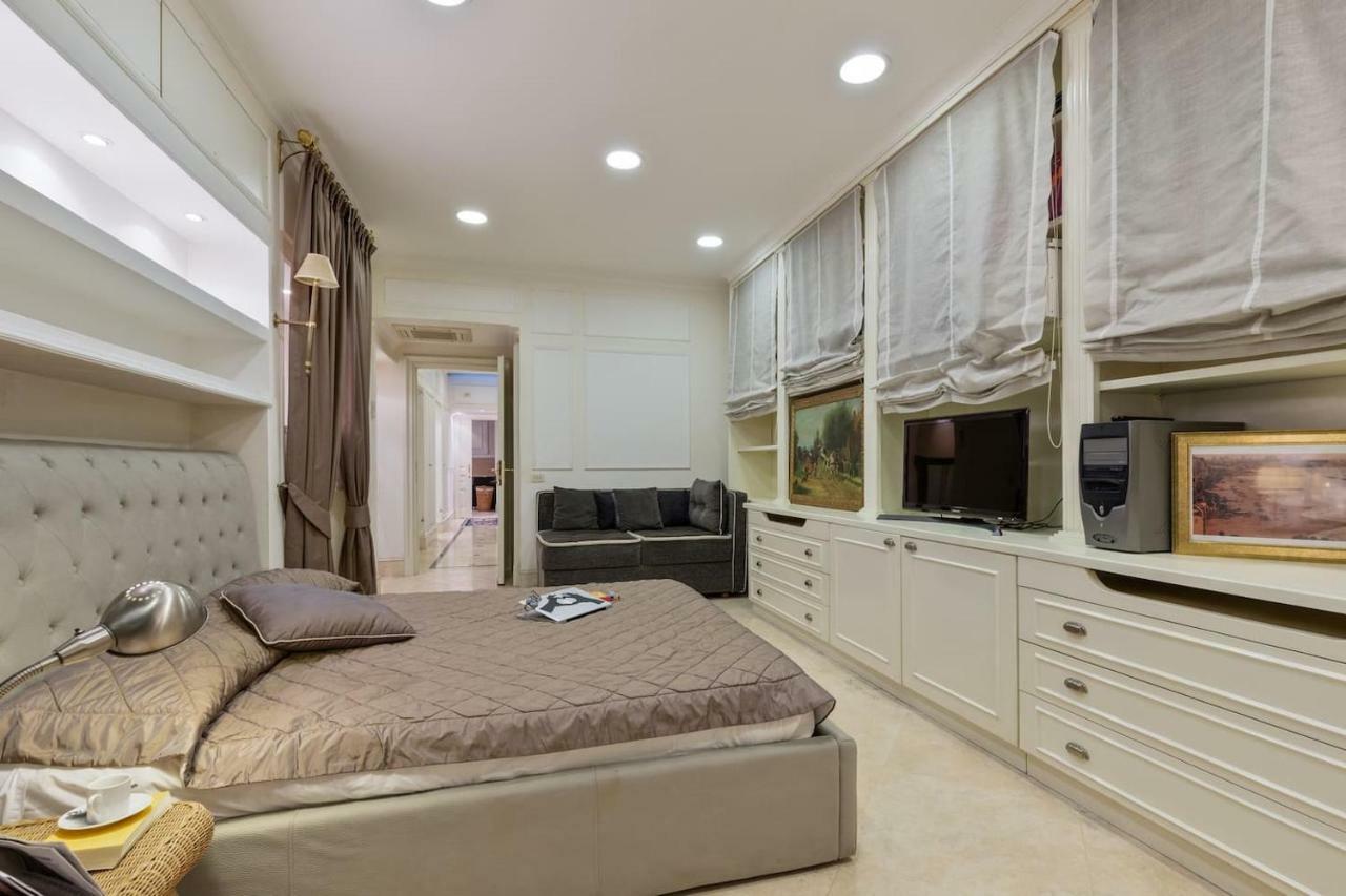 Apartment Luxury Private Pool Rom