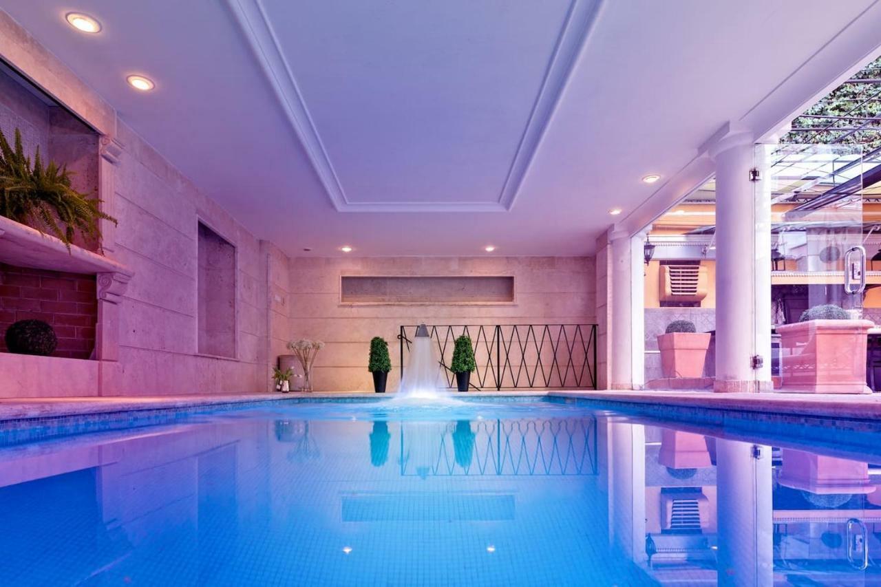 Luxury Private Pool Rom